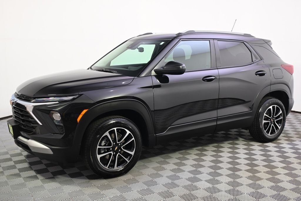 Used 2025 Chevrolet Trailblazer LT with VIN KL79MRSL9SB190554 for sale in St. Louis Park, Minnesota