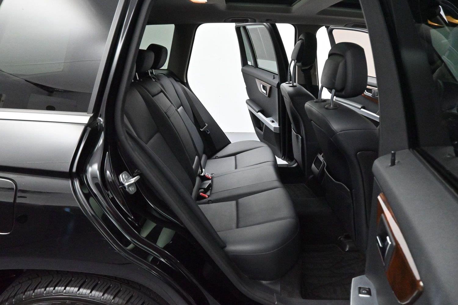 Used 2010 Black Mercedes-Benz GLK 350 image 33