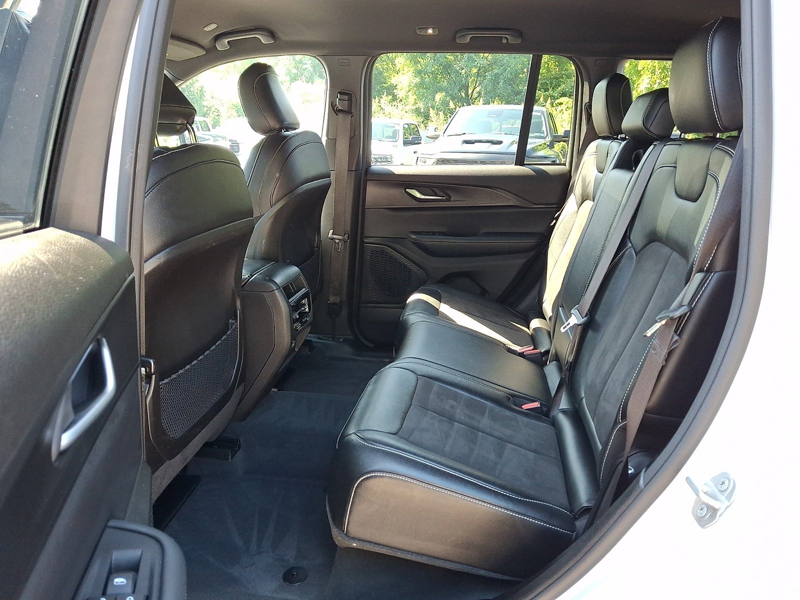 Used 2023 Bright White Clearcoat Jeep Altitude image 10