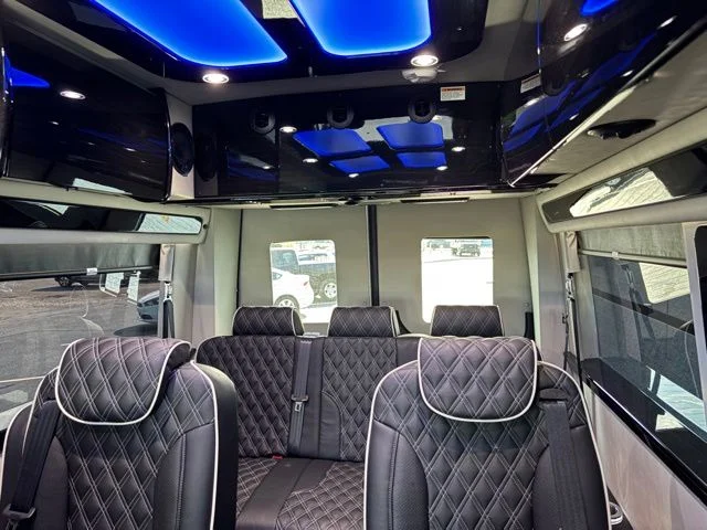 New 2027 Silver Mercedes-Benz Discovery Touring image 42