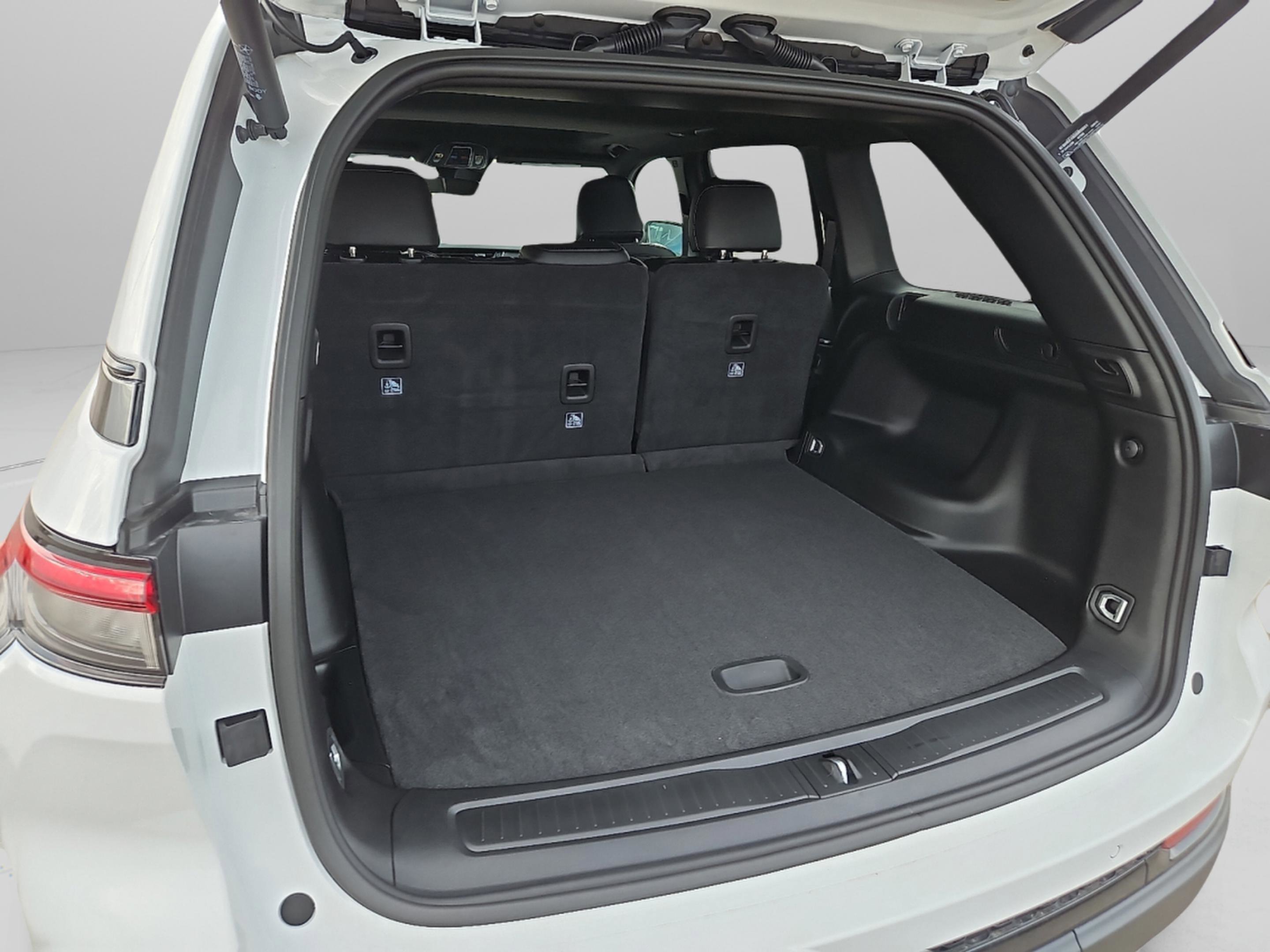 New 2025 Bright White Clear-Coat Exterior Paint Jeep Altitude X image 12
