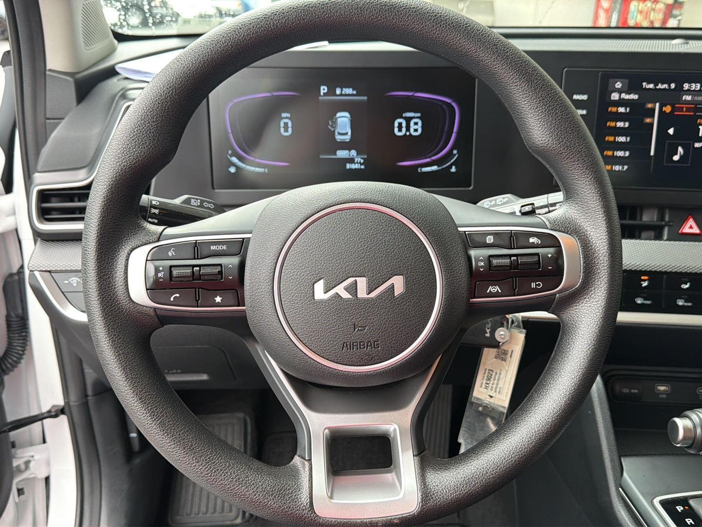 Used 2025 Glacial White Pearl Kia LX image 19