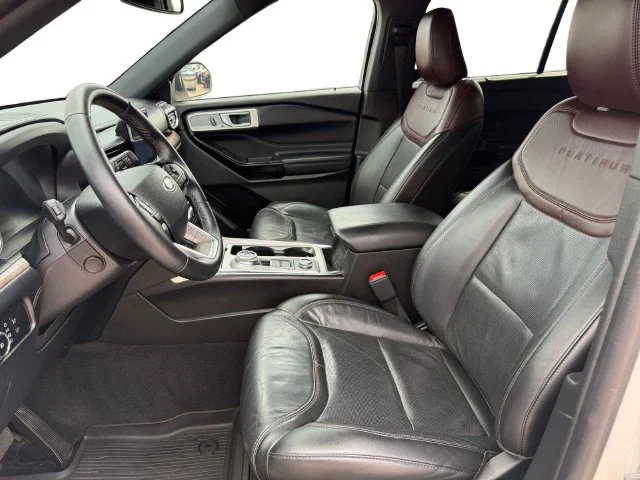Used 2023 White Metallic Ford Platinum image 10