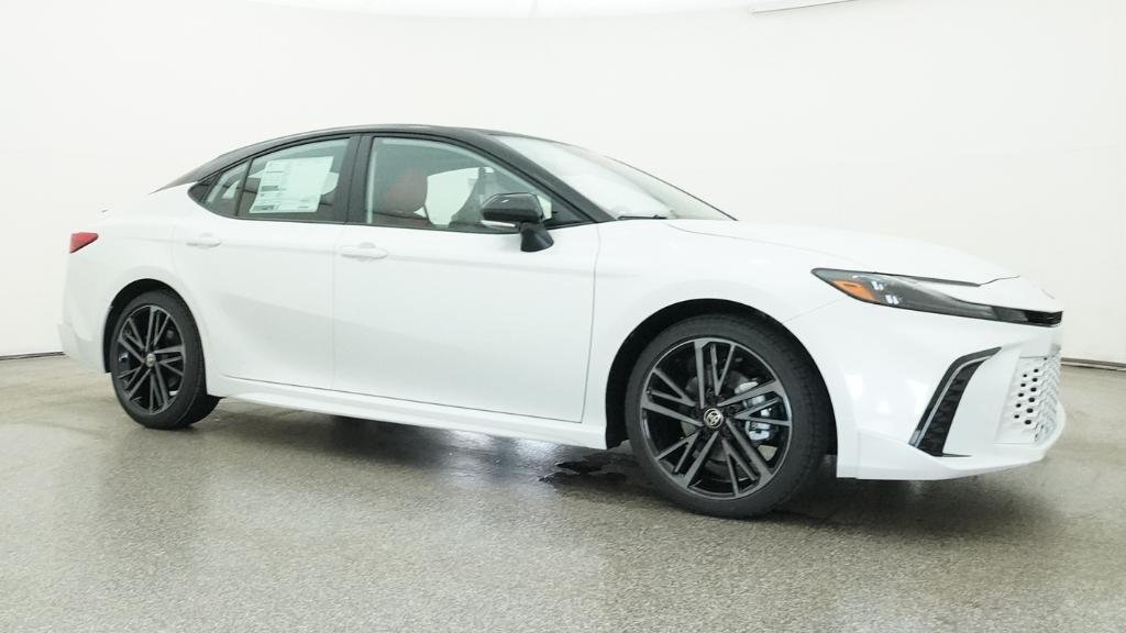 New 2026 Wind Chill Pearl with Midnight Black Metallic roof Toyota XSE image 11