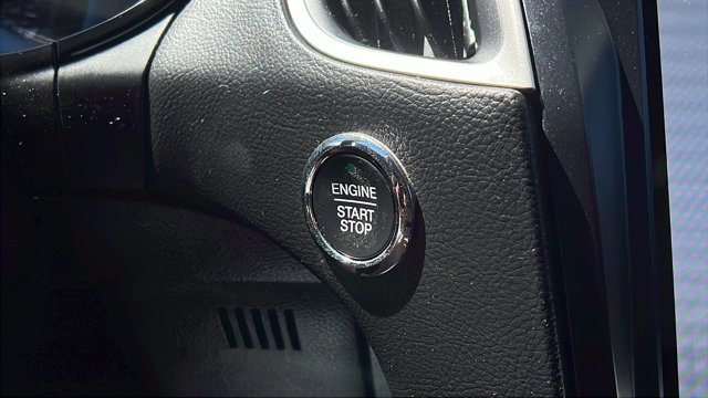 Used 2022 Gray Ford SE image 27