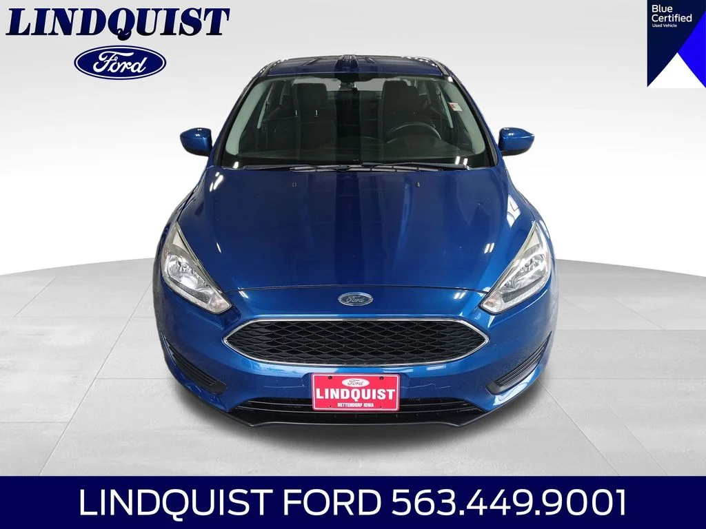 Used 2018 Blue Ford SE image 9