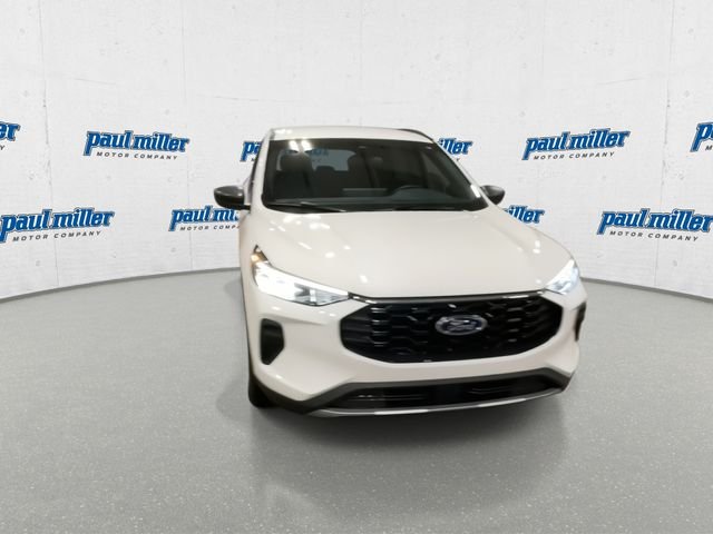 New 2026 Star White Metallic Tri-coat Ford ST-Line image 3