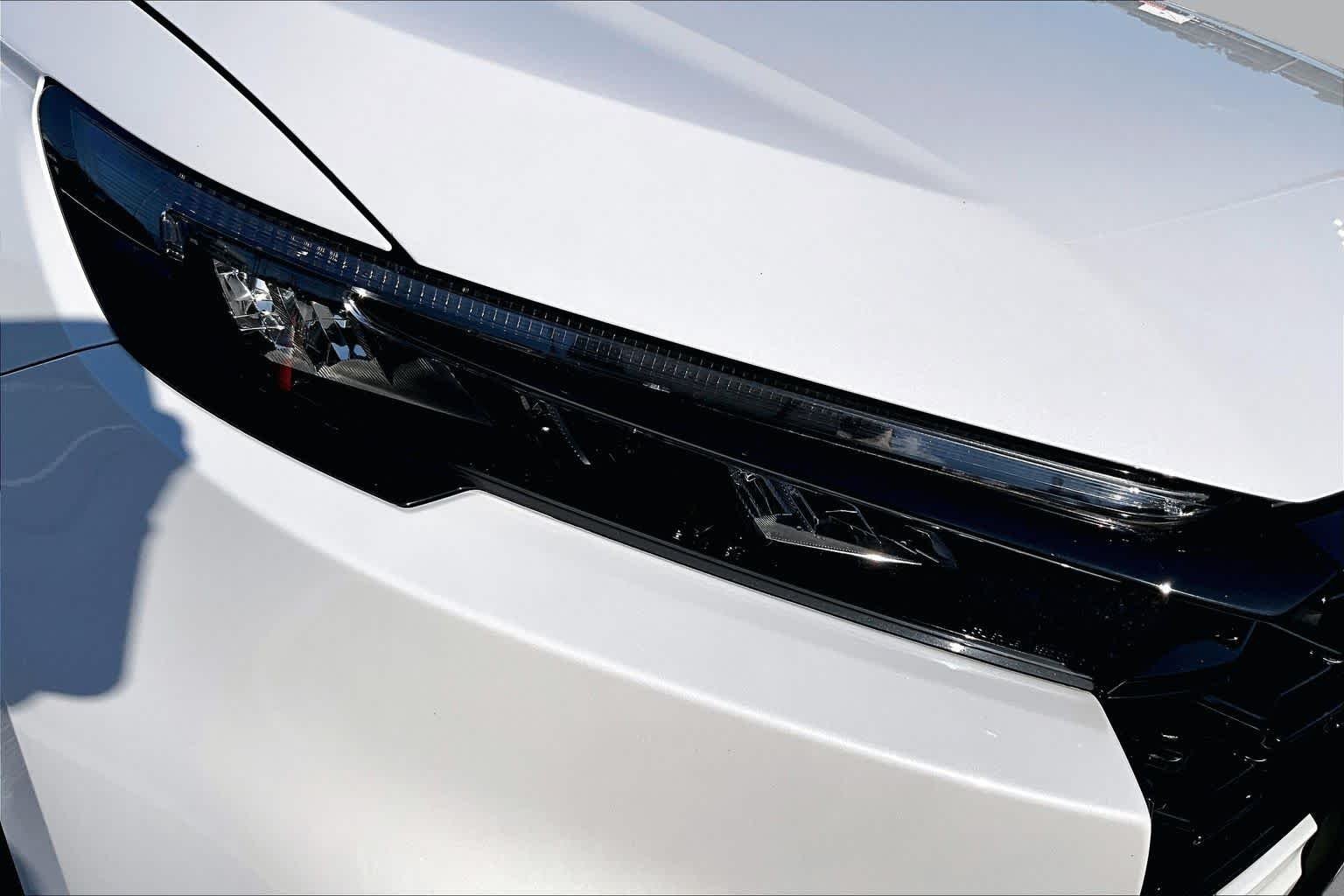 Used 2023 Platinum White Pearl Honda Sport image 28