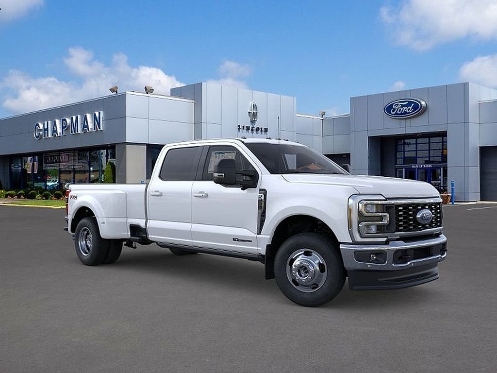 New 2026 Star White Metallic Tri-Coat Ford F-350® Lariat® image 7