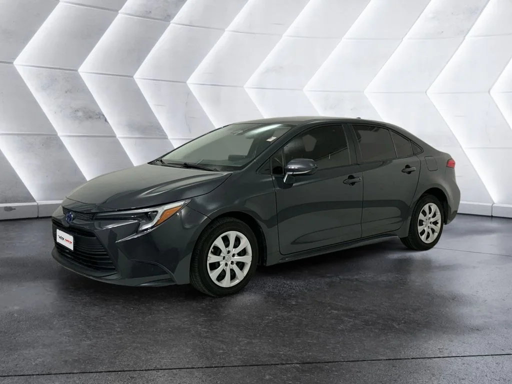 Used 2024  Toyota LE image 3