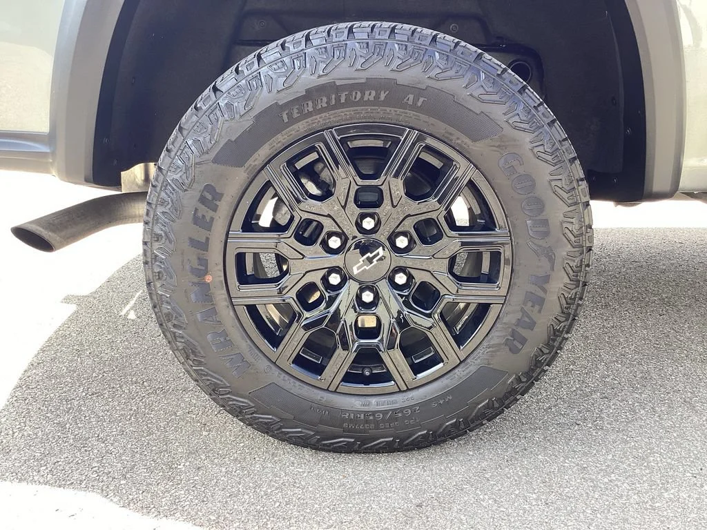 Used 2024 Sterling Gray Metallic Chevrolet Trail Boss image 30