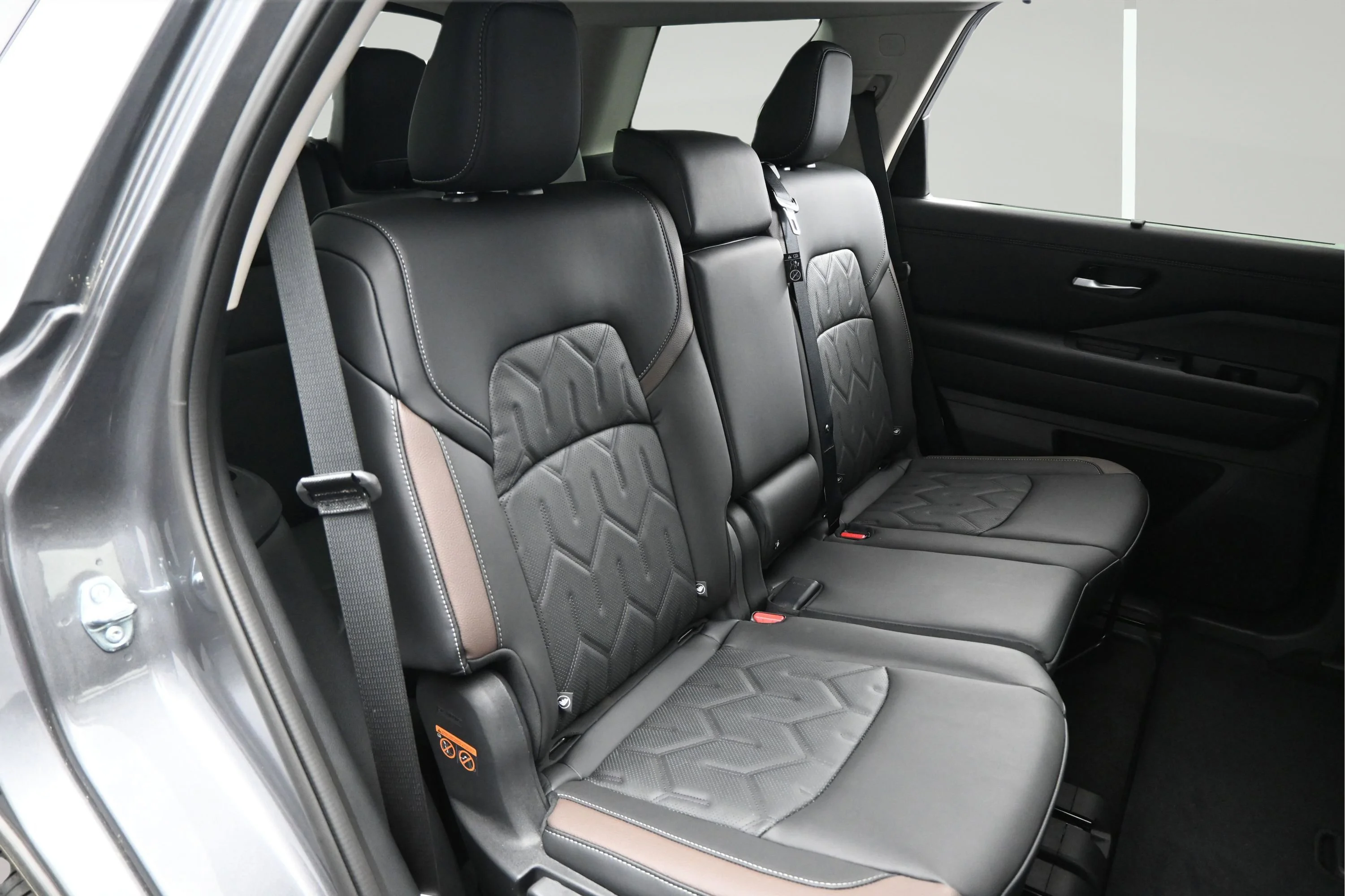New 2026 Gun Metallic Nissan Platinum image 13