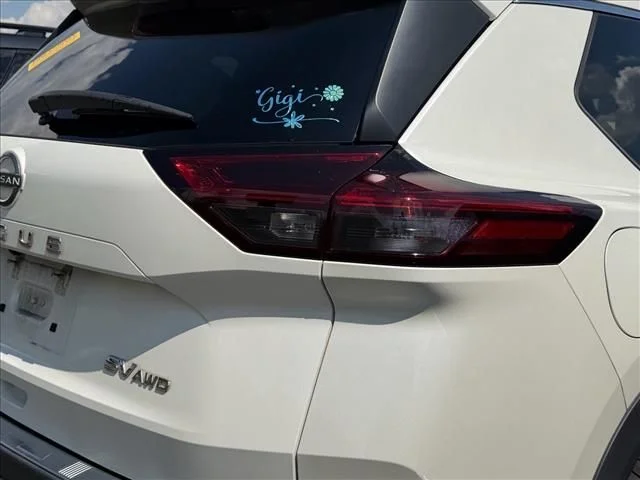 Used 2023 White Nissan SV image 11
