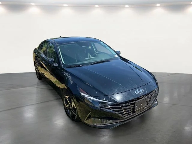 Used 2023 Black Hyundai Limited image 7