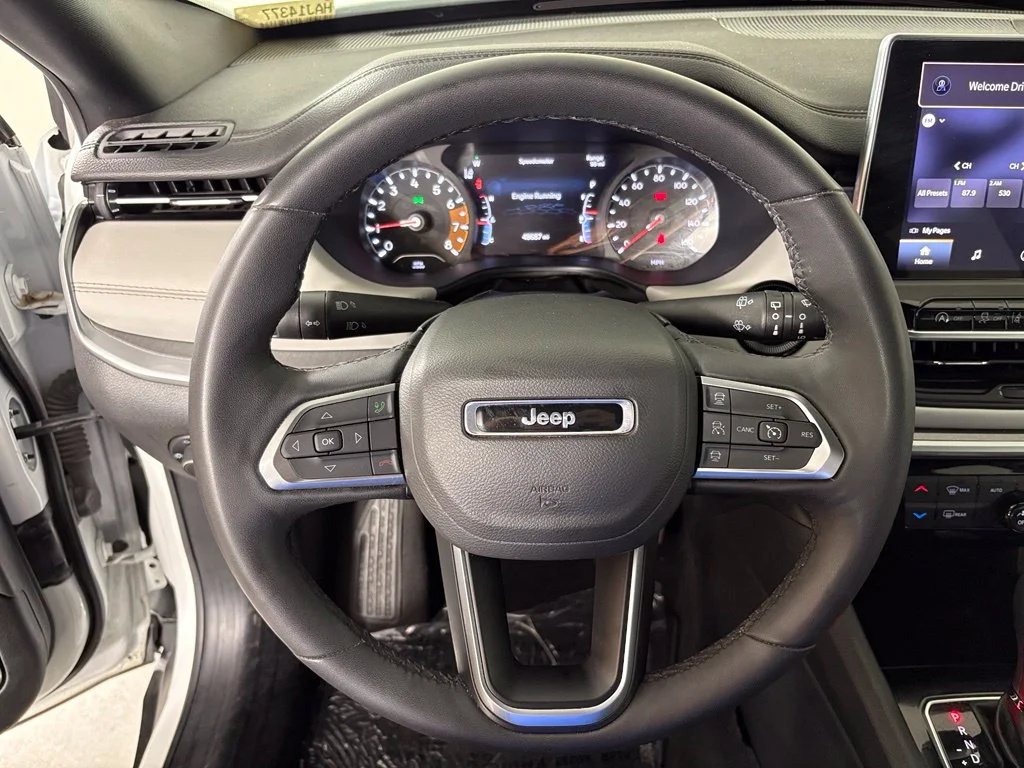 Used 2025 White Jeep Limited image 17