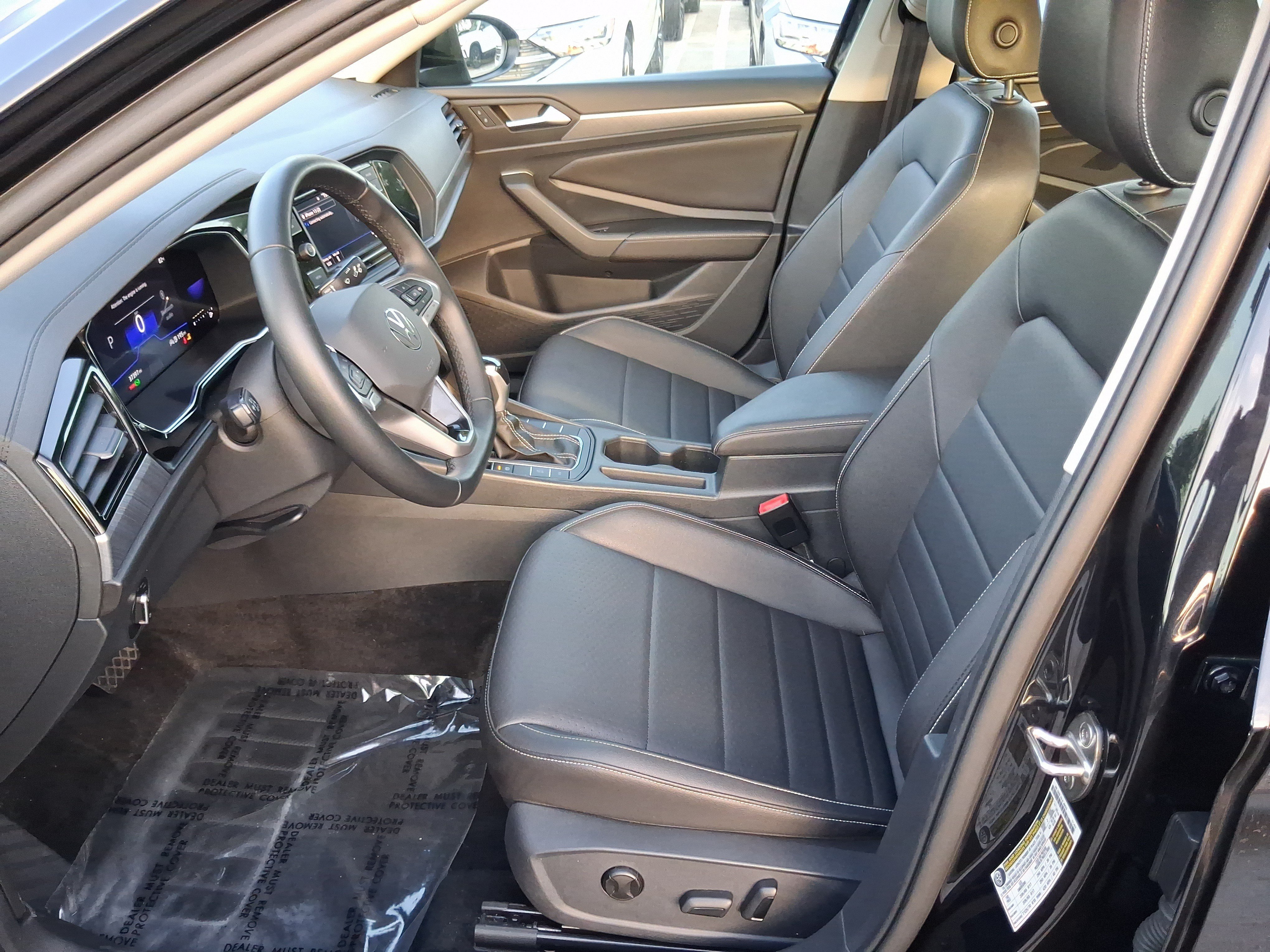 Certified Used 2023  Volkswagen 1.5T SE image 14