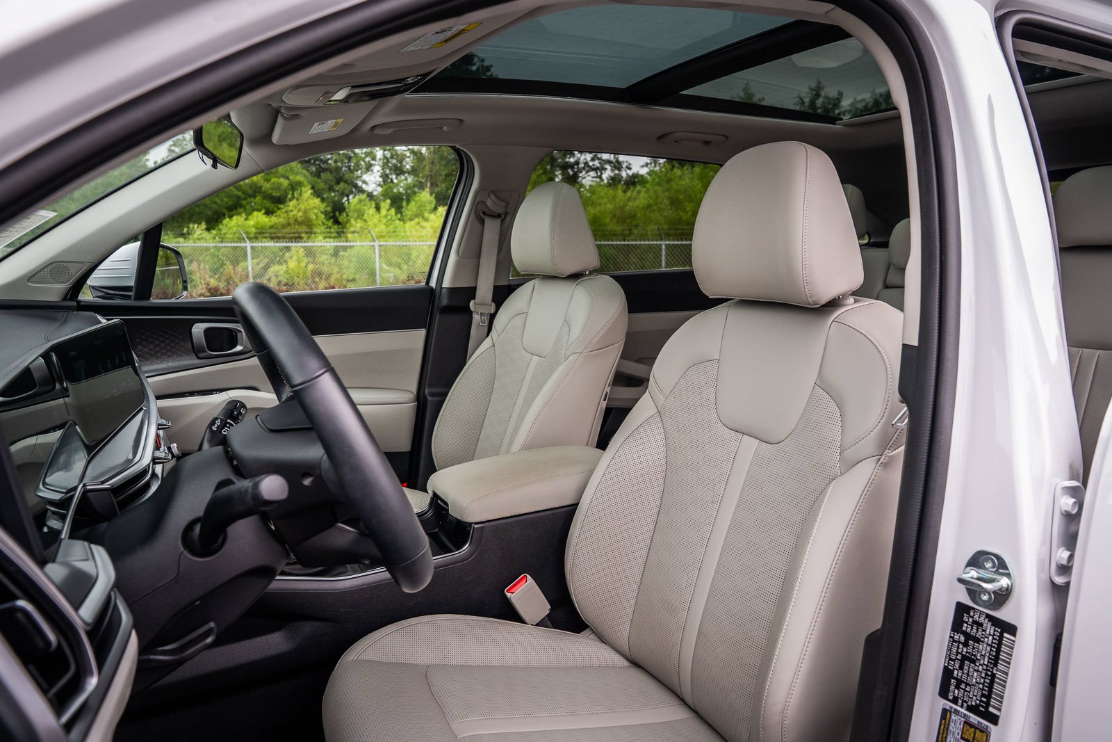 Used 2026 White Kia S image 15