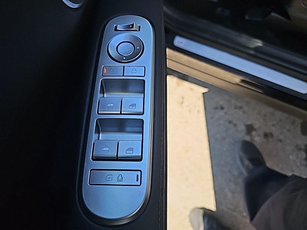 New 2026 Black Hyundai SEL Premium AWD image 12