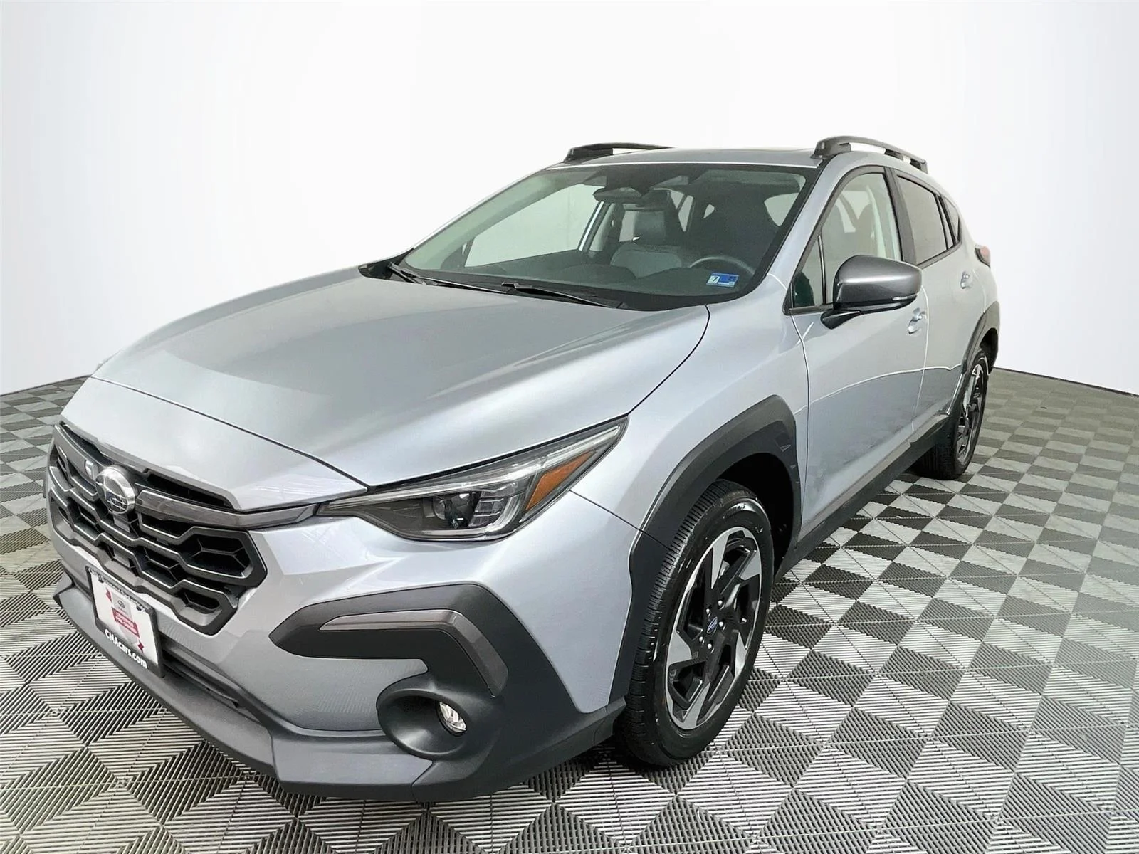Used 2025 Ice Silver Metallic Subaru Limited image 3