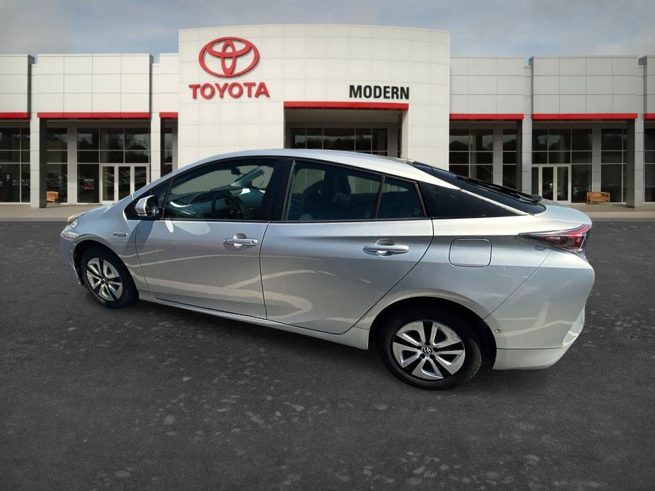 Used 2018 Classic Silver Metallic Toyota Two image 7