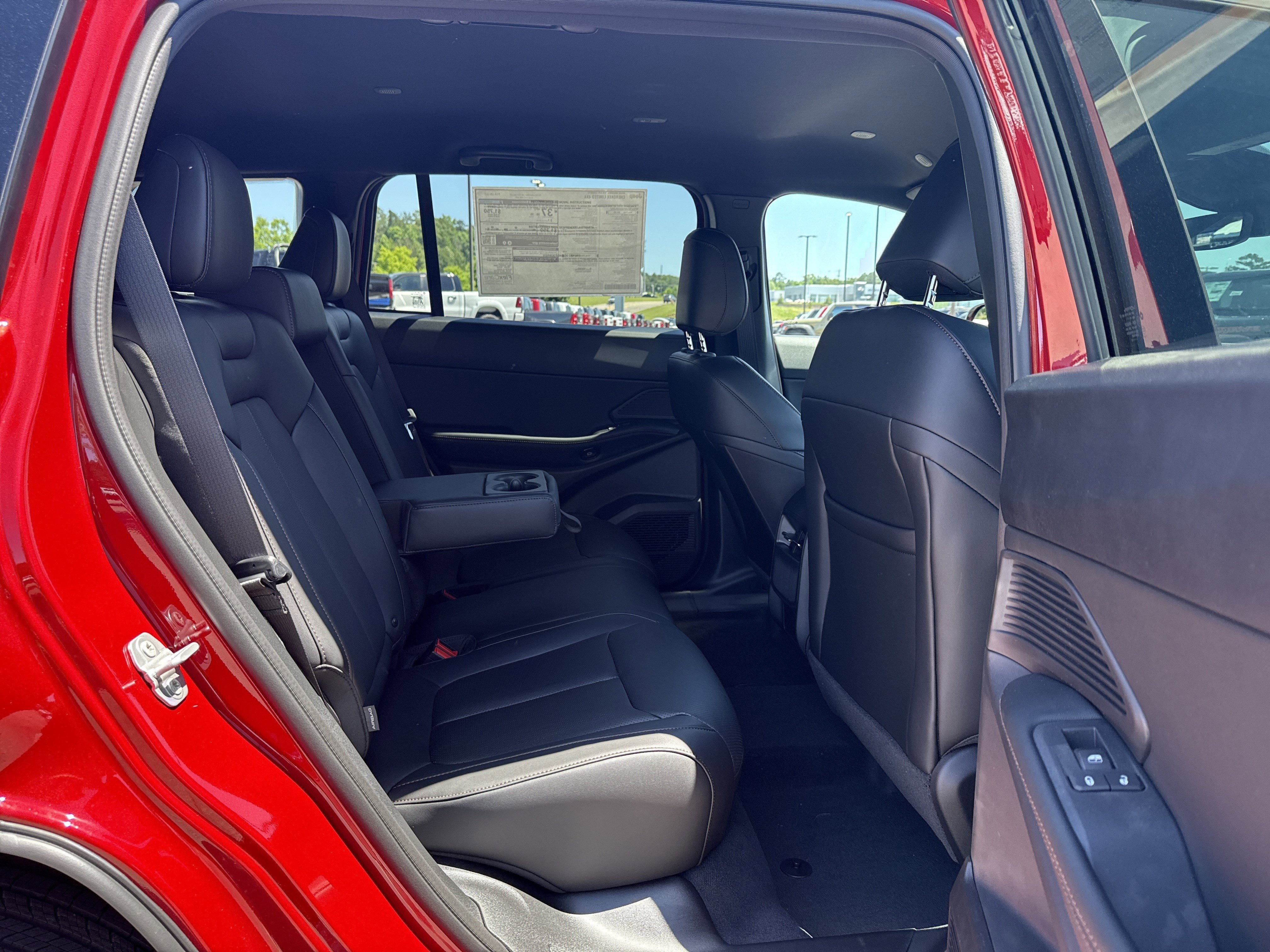 New 2026 Red Hot Pearl-Coat Exterior Paint Jeep Limited image 23