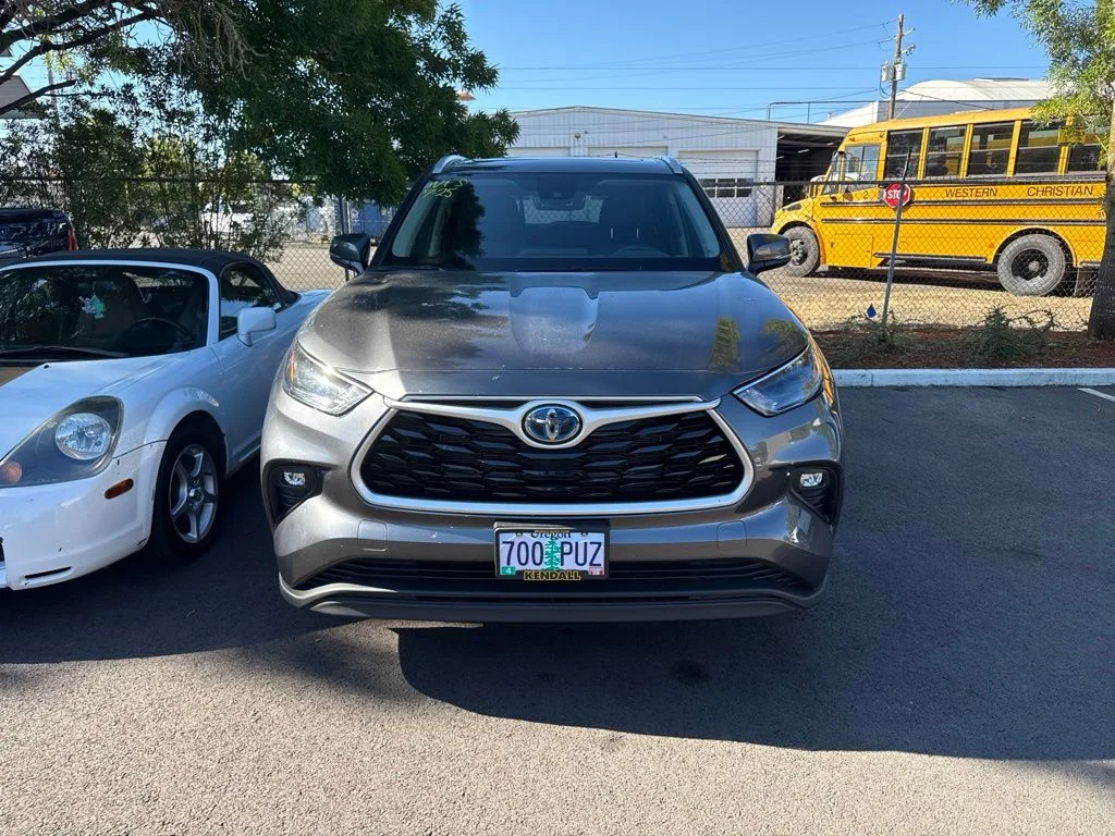 Used 2024 Gray Toyota XLE image 2