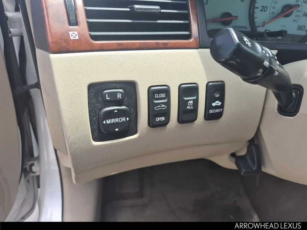 Used 2006 White Toyota SLE image 18
