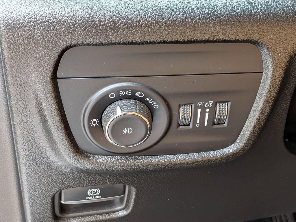 Used 2023 White Jeep Summit image 18