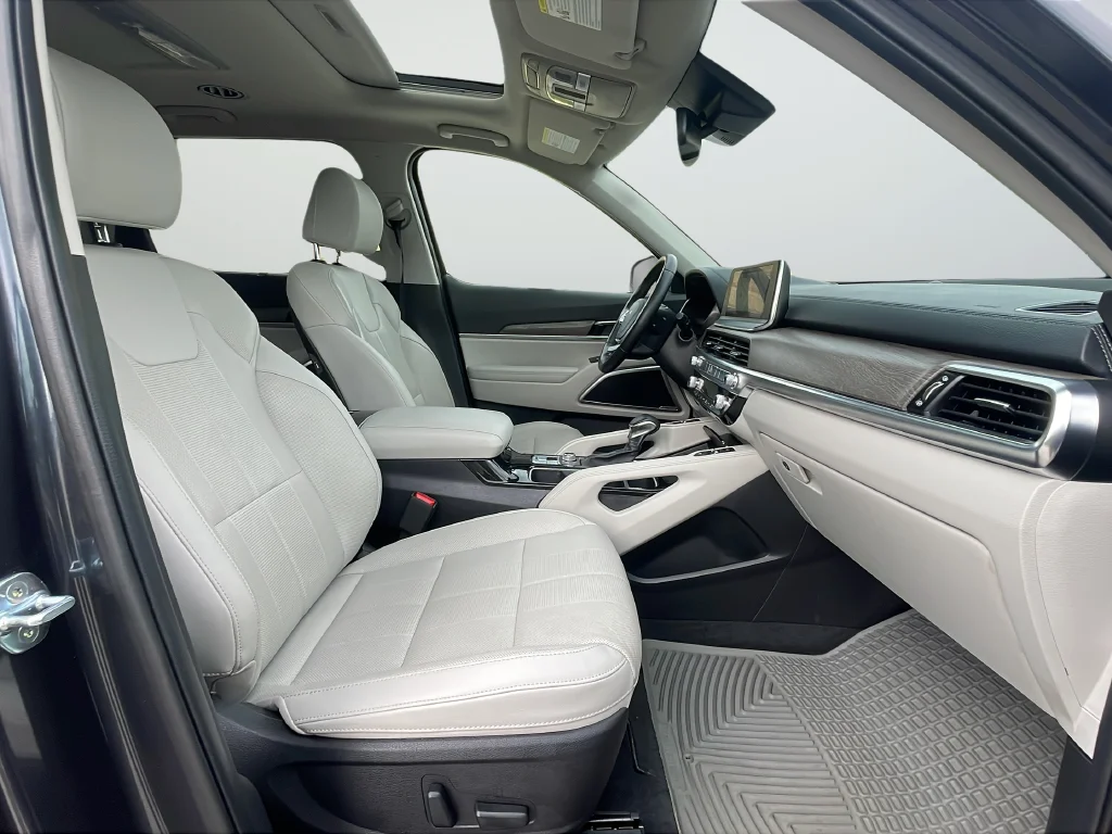 Used 2022 Gray Kia EX image 26