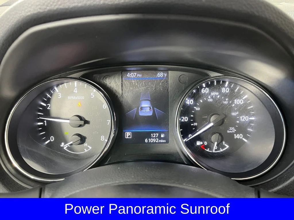 Used 2020 White Nissan SL image 4