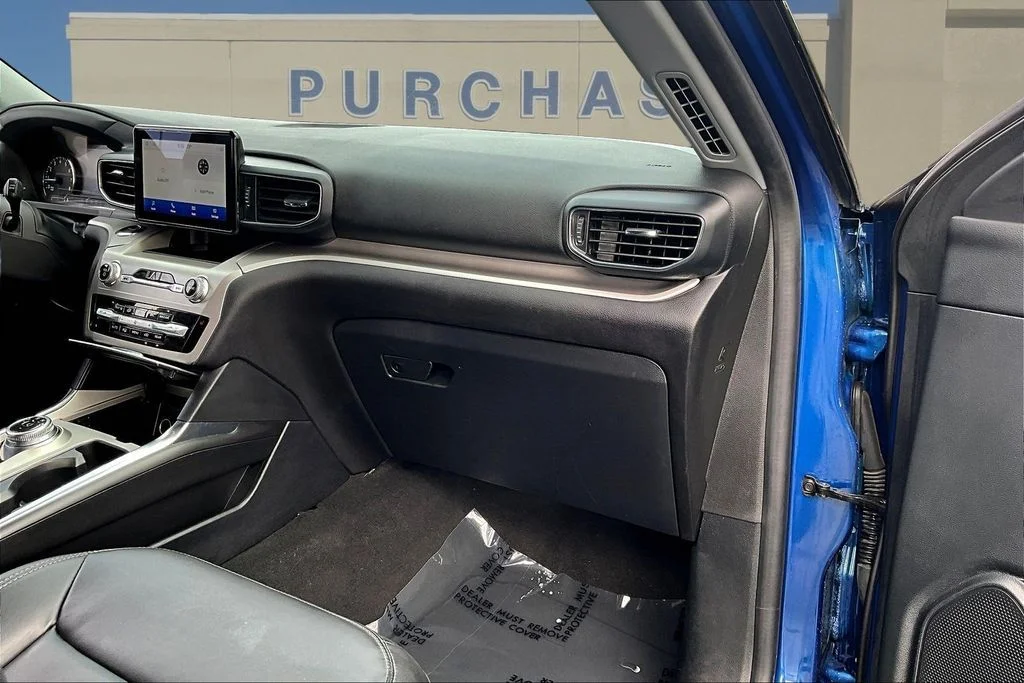 Used 2022 Blue Metallic Ford XLT image 29