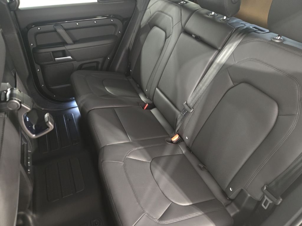 New 2026 Santorini Black Land Rover S image 24