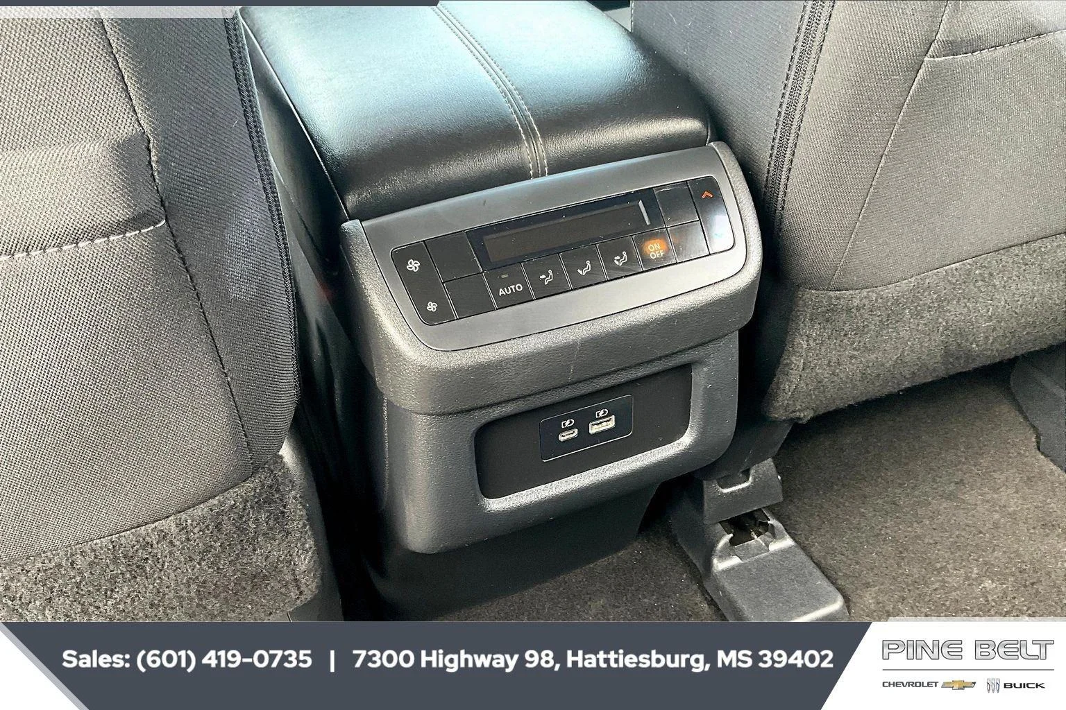 2025 Nissan Pathfinder SV - Photo 27