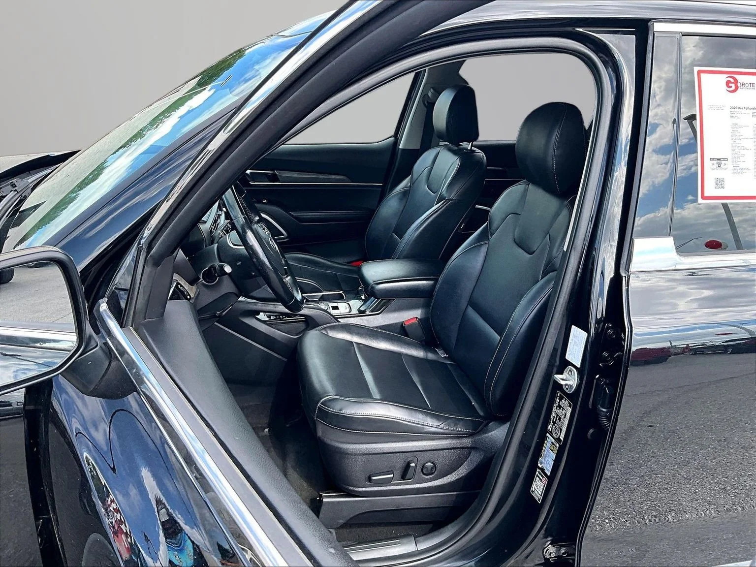 Used 2020 Black Kia EX image 25