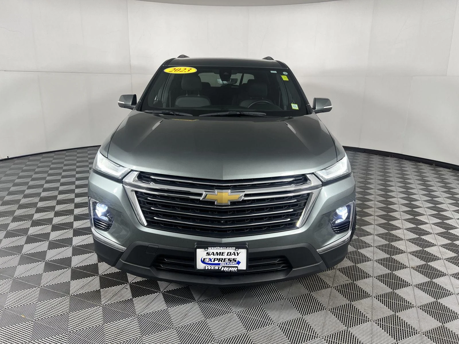 Used 2023 Silver Sage Metallic Chevrolet LT Cloth image 17