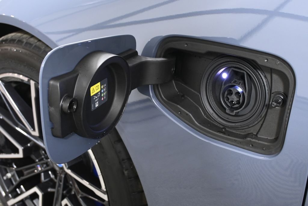 New 2026 Storm Bay Metallic BMW Base image 13