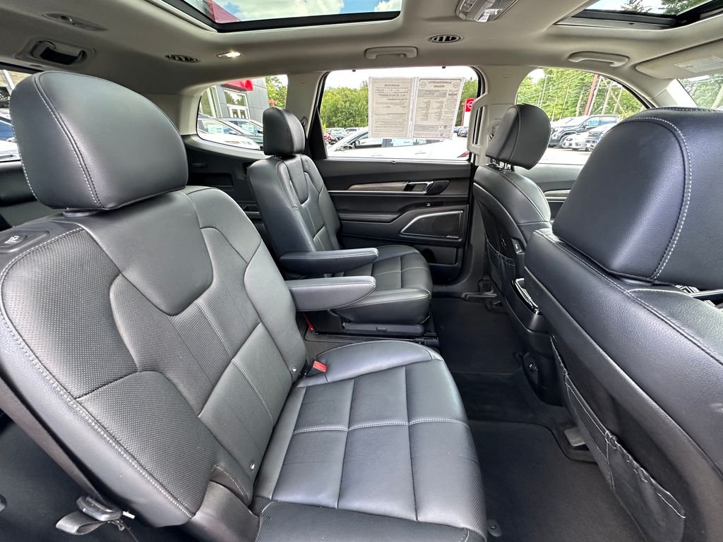 Used 2022 White Kia SX image 24