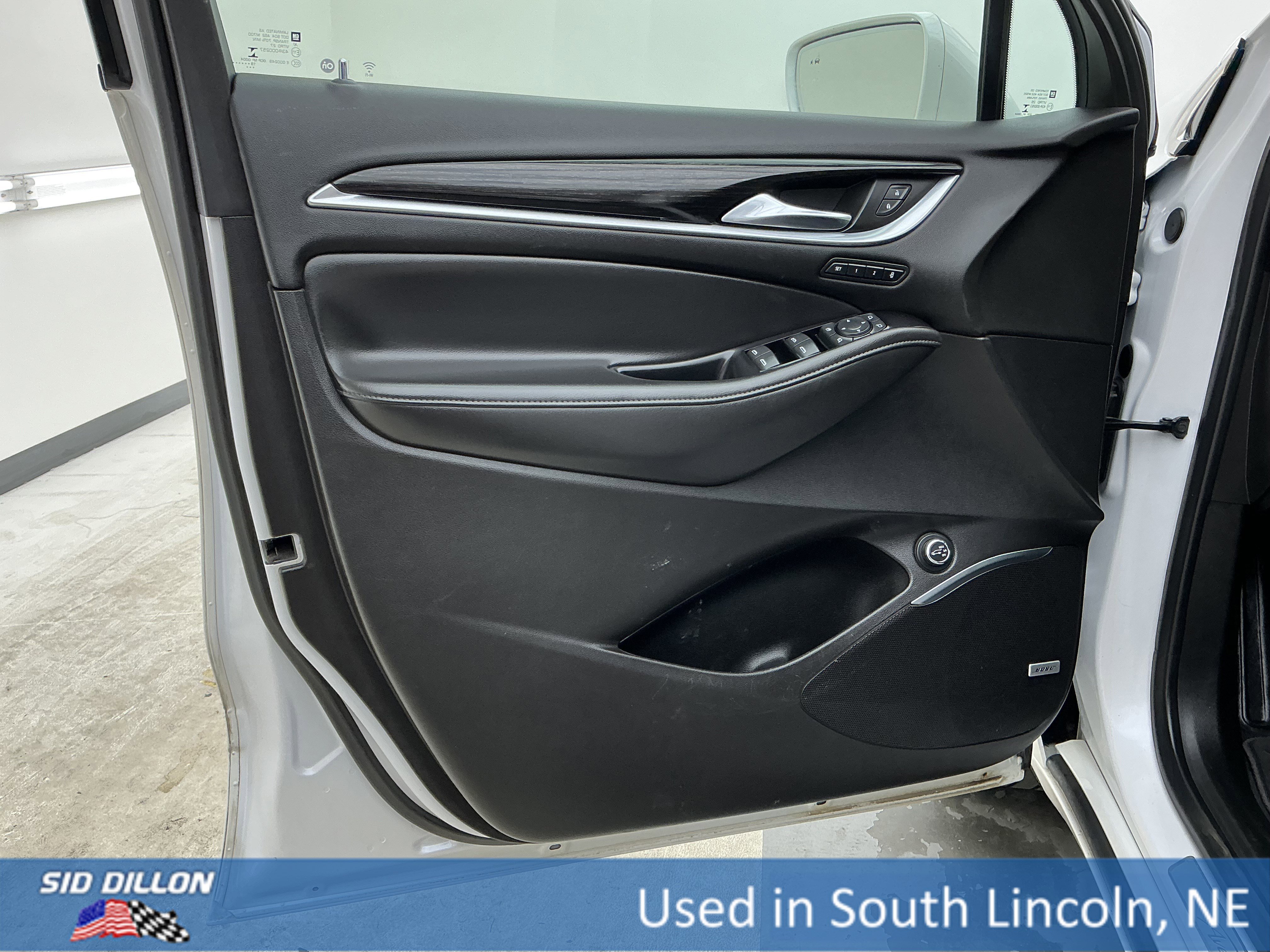 Used 2020 White Frost Tricoat Buick Avenir image 16