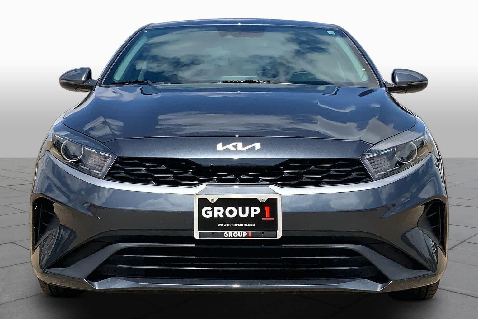 Used 2023 Gravity Gray Kia LXS image 4
