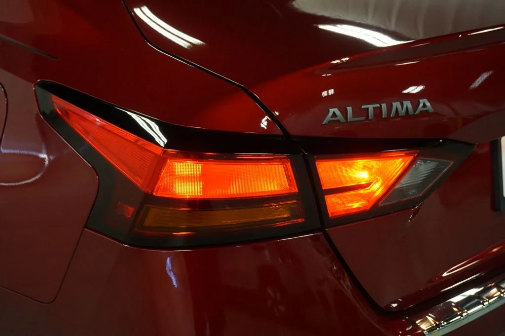 Used 2023 Red Nissan 2.5 SR image 44