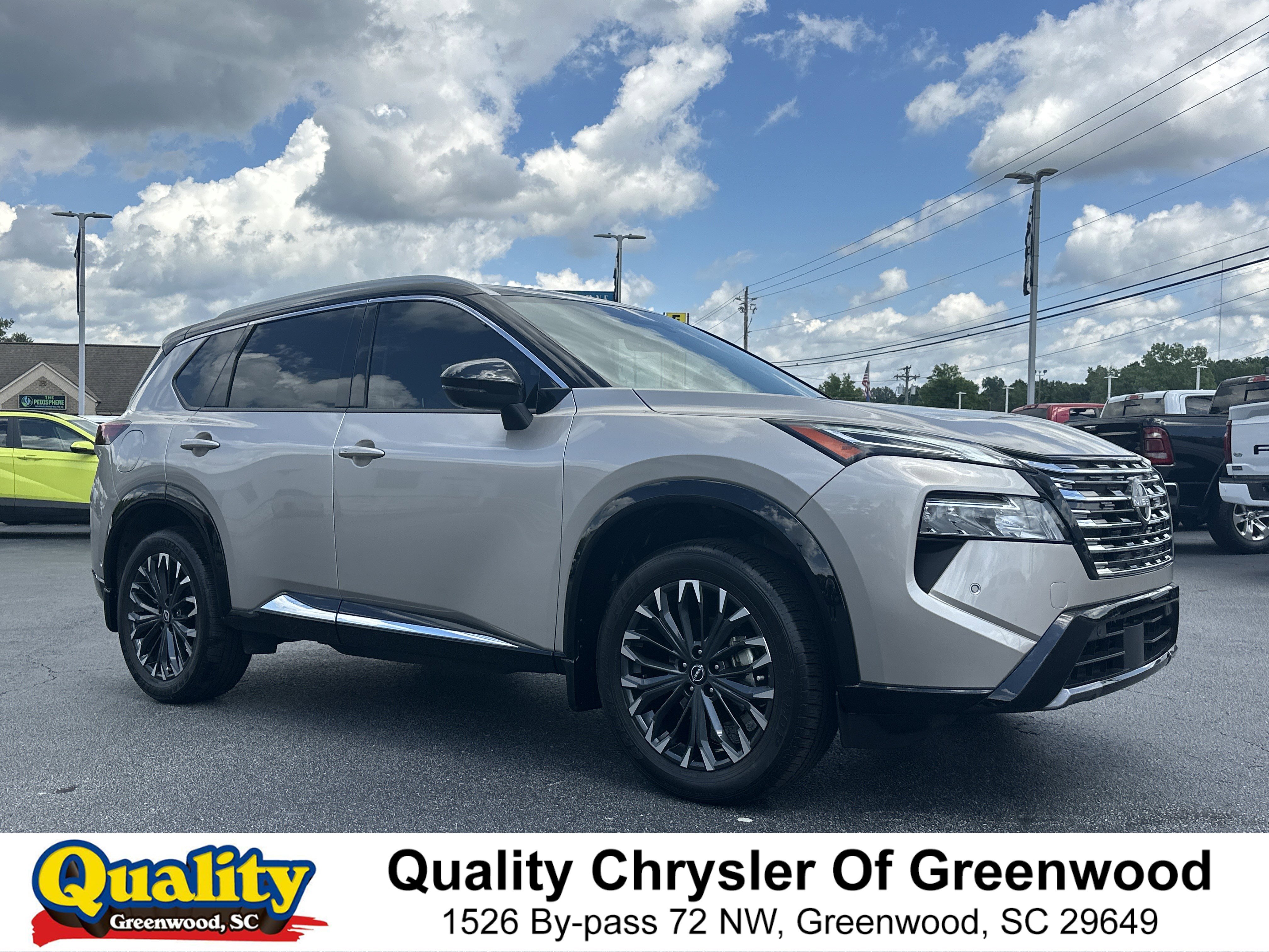 2024 Nissan Rogue Platinum FWD's photo