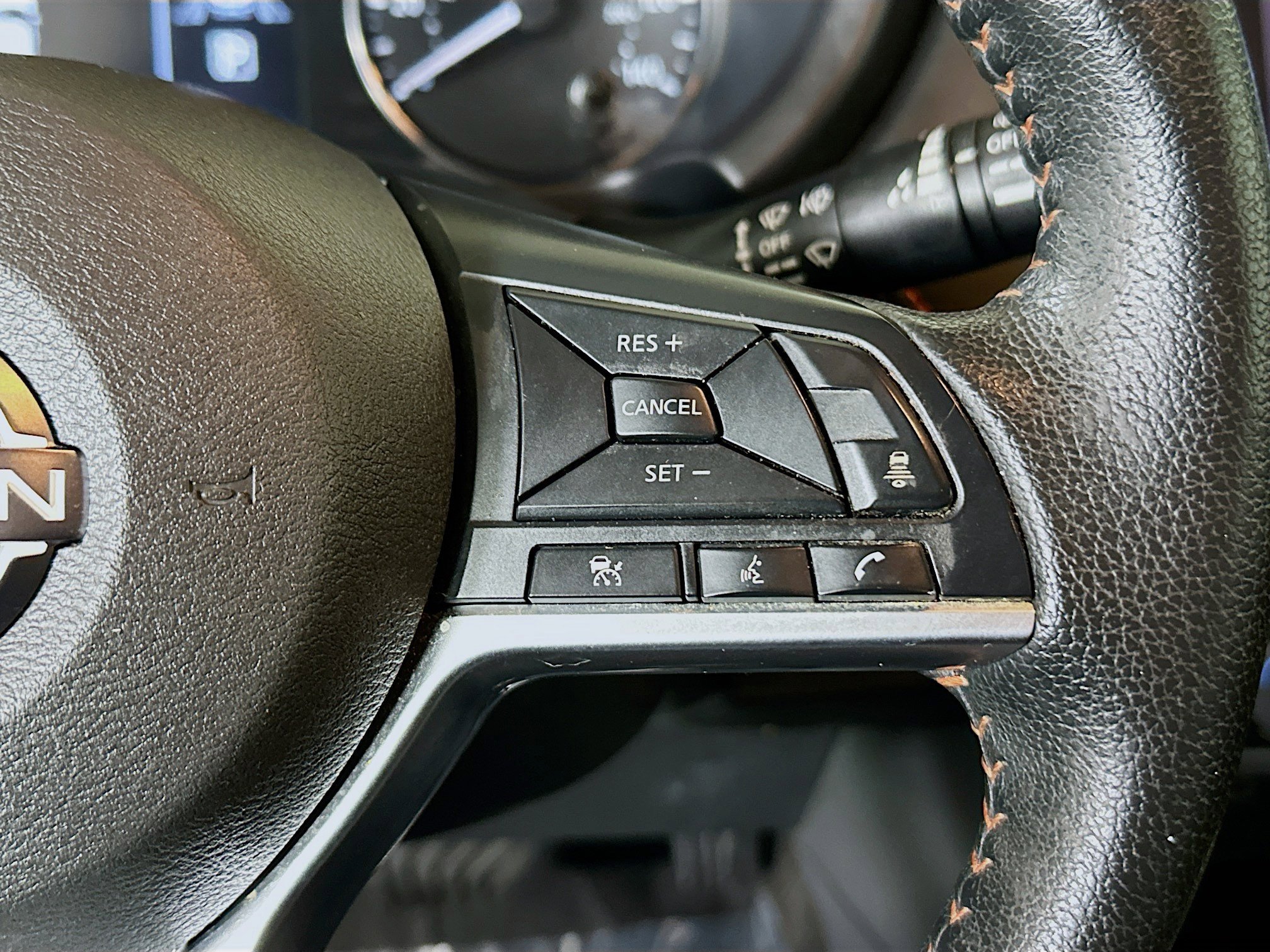 Used 2023 Electric Blue Metallic Nissan SR image 17