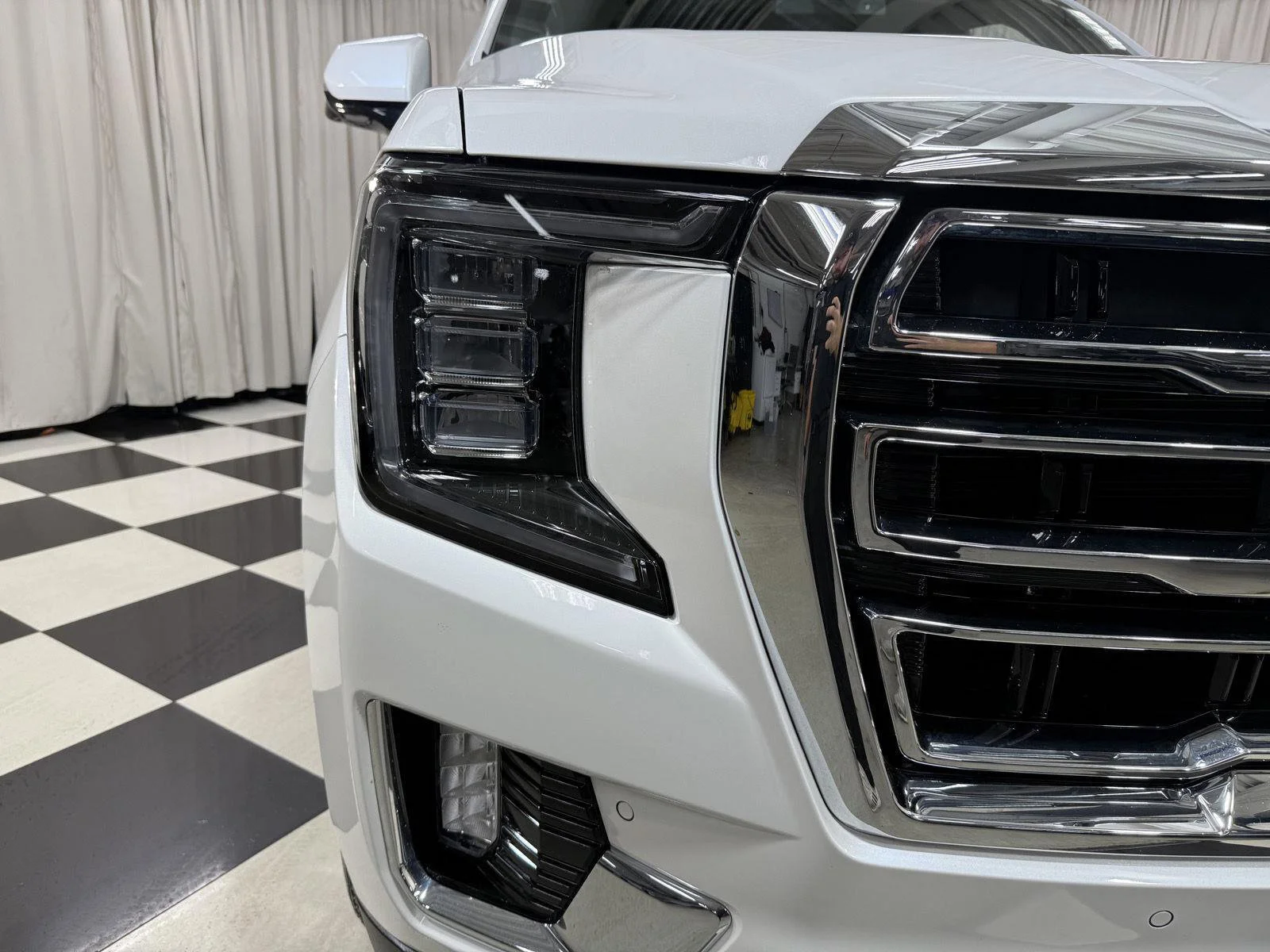 Used 2021 White GMC SLT image 21