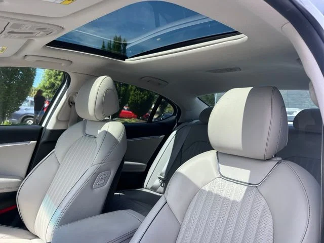 Used 2019 Casablanca White Genesis 3.3T Advanced image 15
