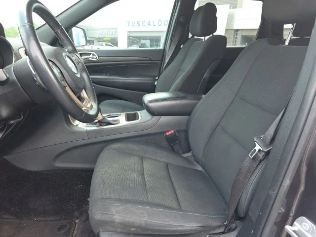 Used 2017 Crystal Metallic Jeep Laredo image 9