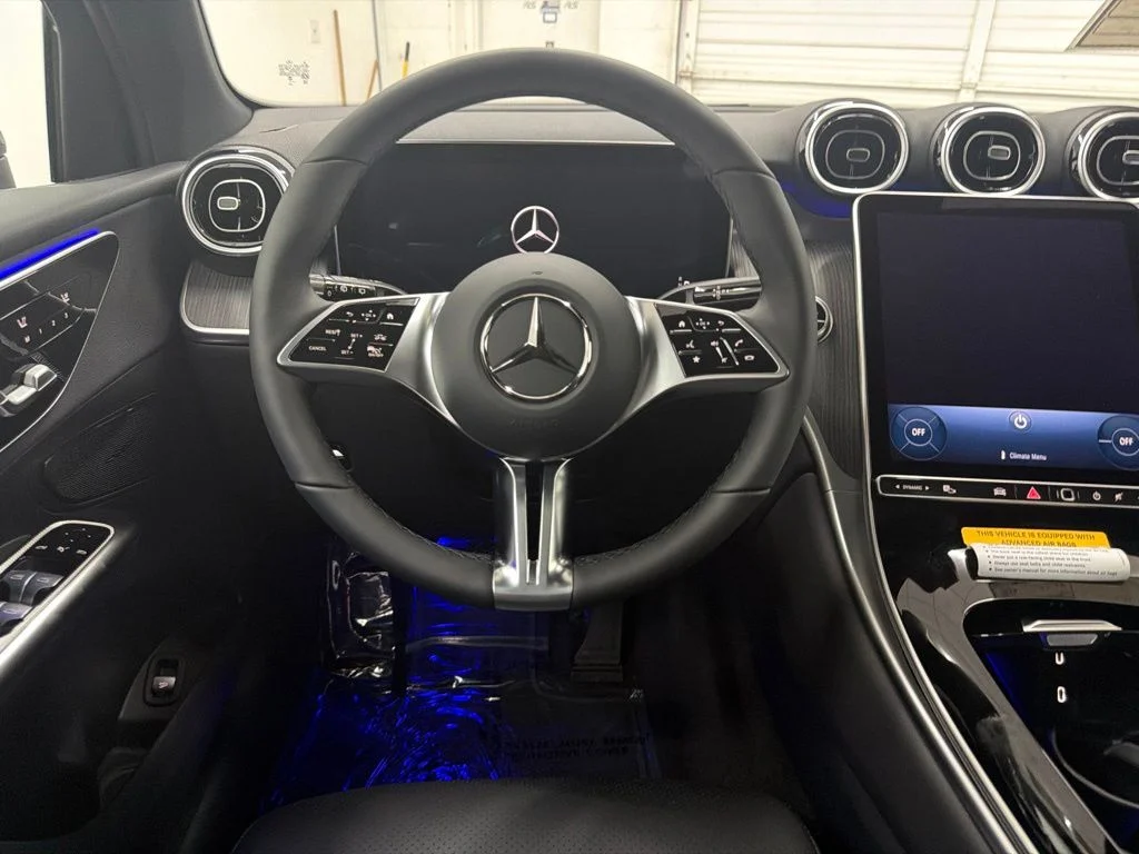 New 2027 Black Mercedes-Benz GLC 300 image 20
