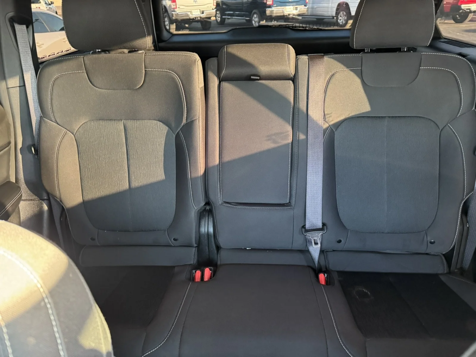 Used 2024  Jeep Laredo image 20