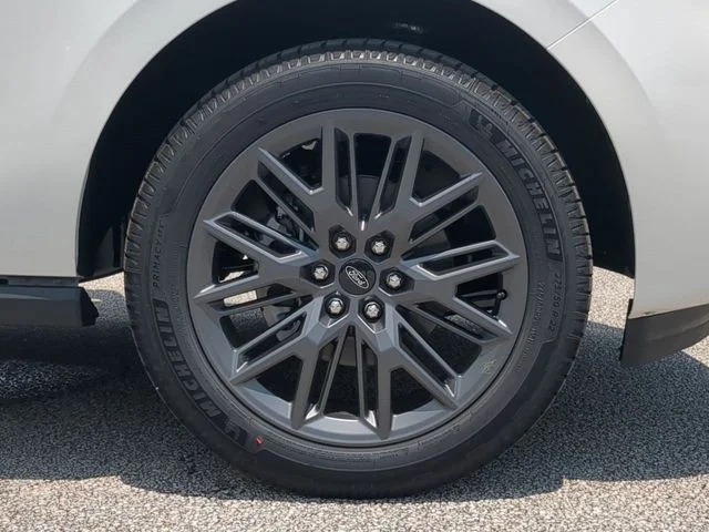 New 2027 Star White Metallic Tri-Coat Ford MAX Platinum image 11