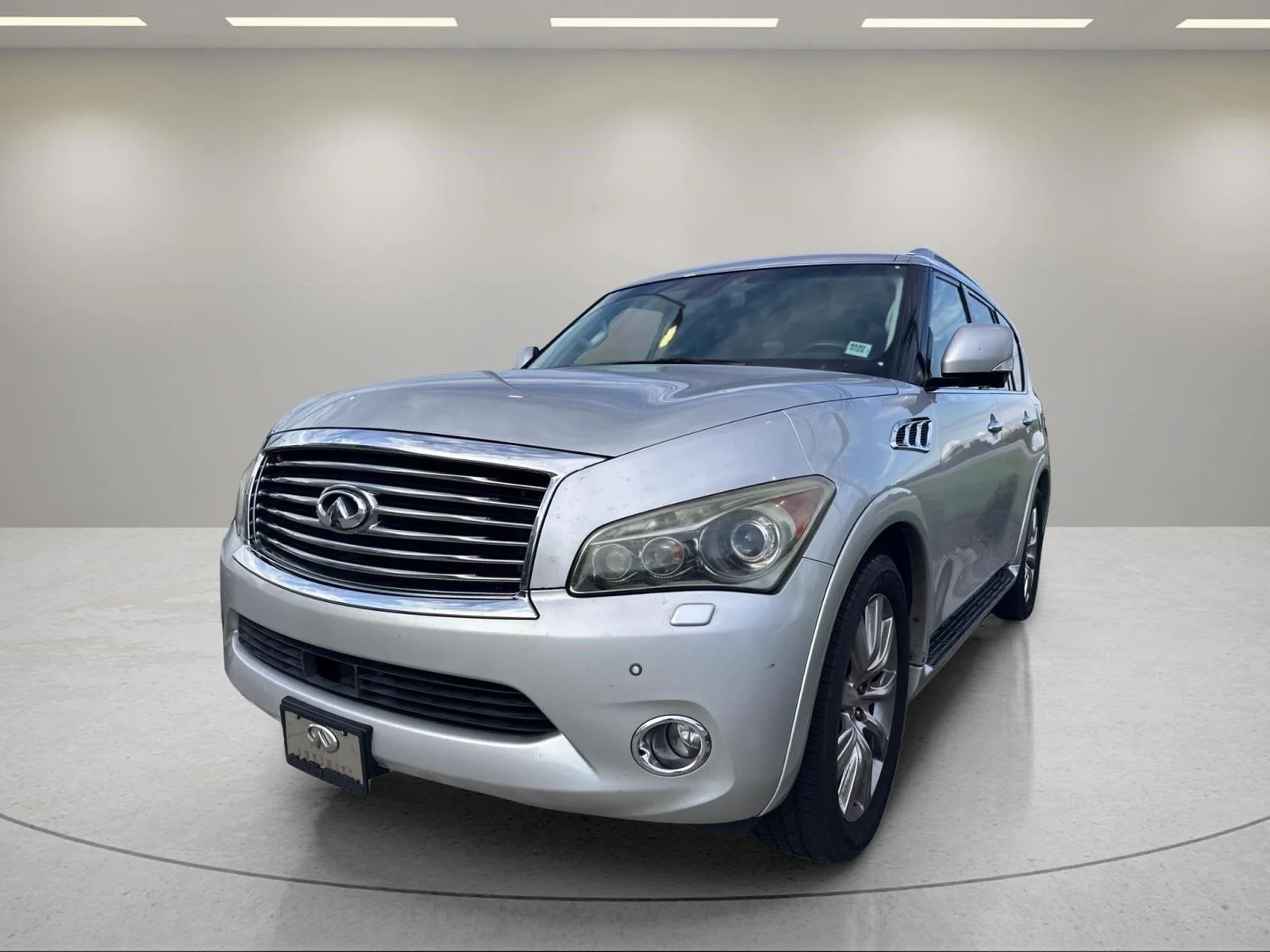 Used 2011 Liquid Platinum INFINITI 8-passenger image 4