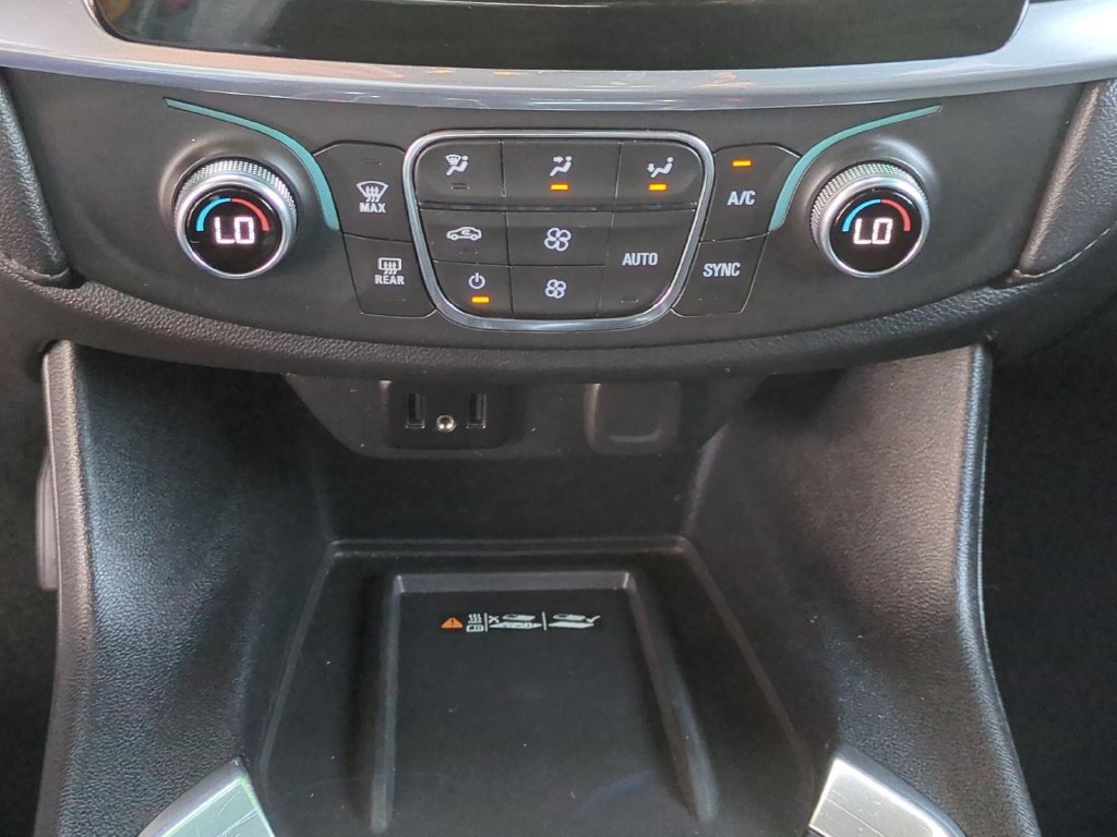 Used 2023 Summit White Chevrolet LT Cloth image 18